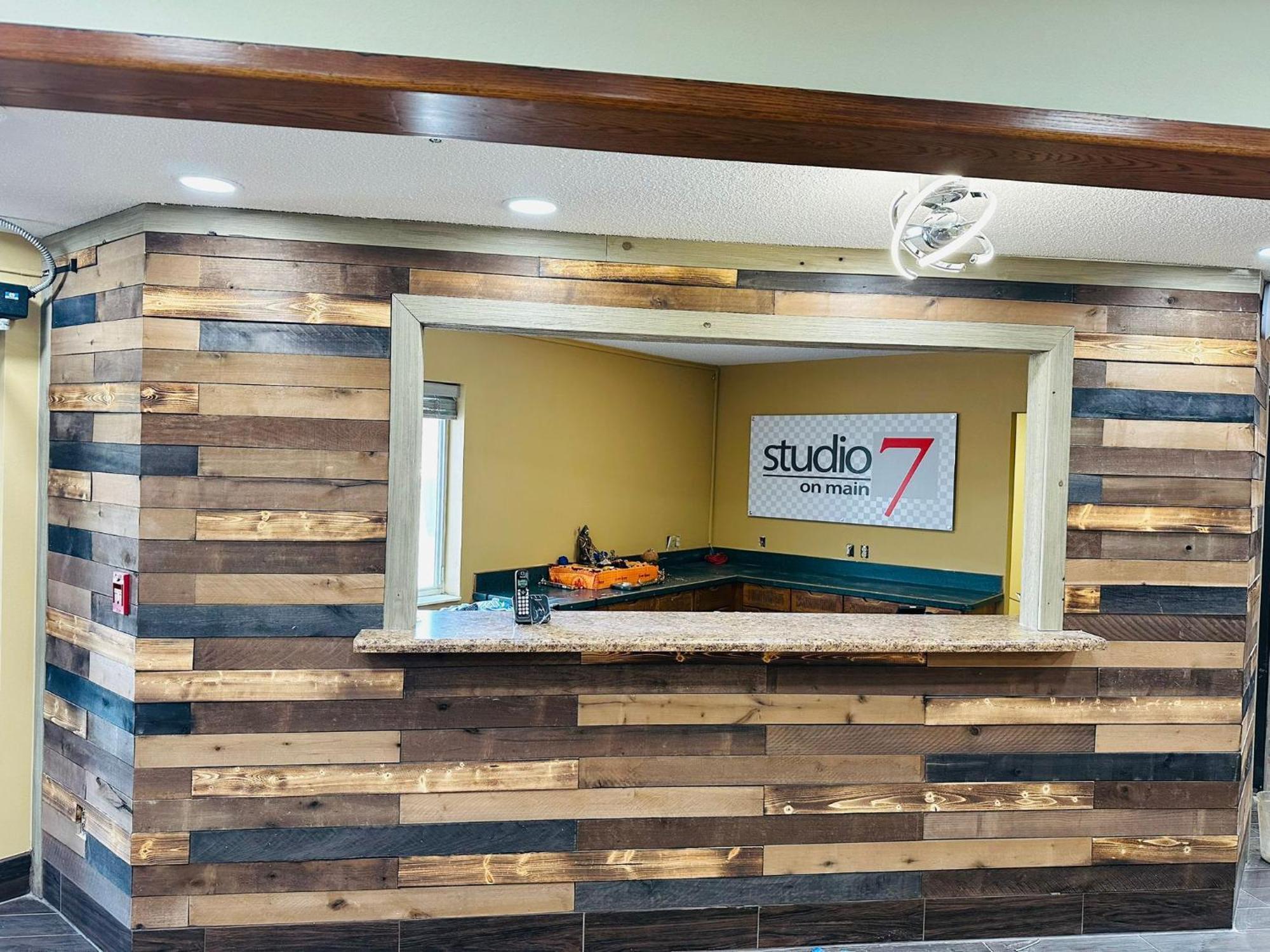 Studio 7 On Main West Fargo Экстерьер фото